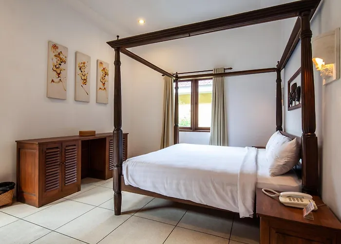 Villa 3-bedrooms Private Pool Saraswati Seminyak